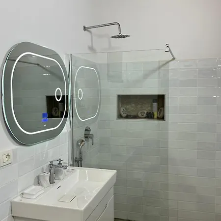 Ramaj Villa *
